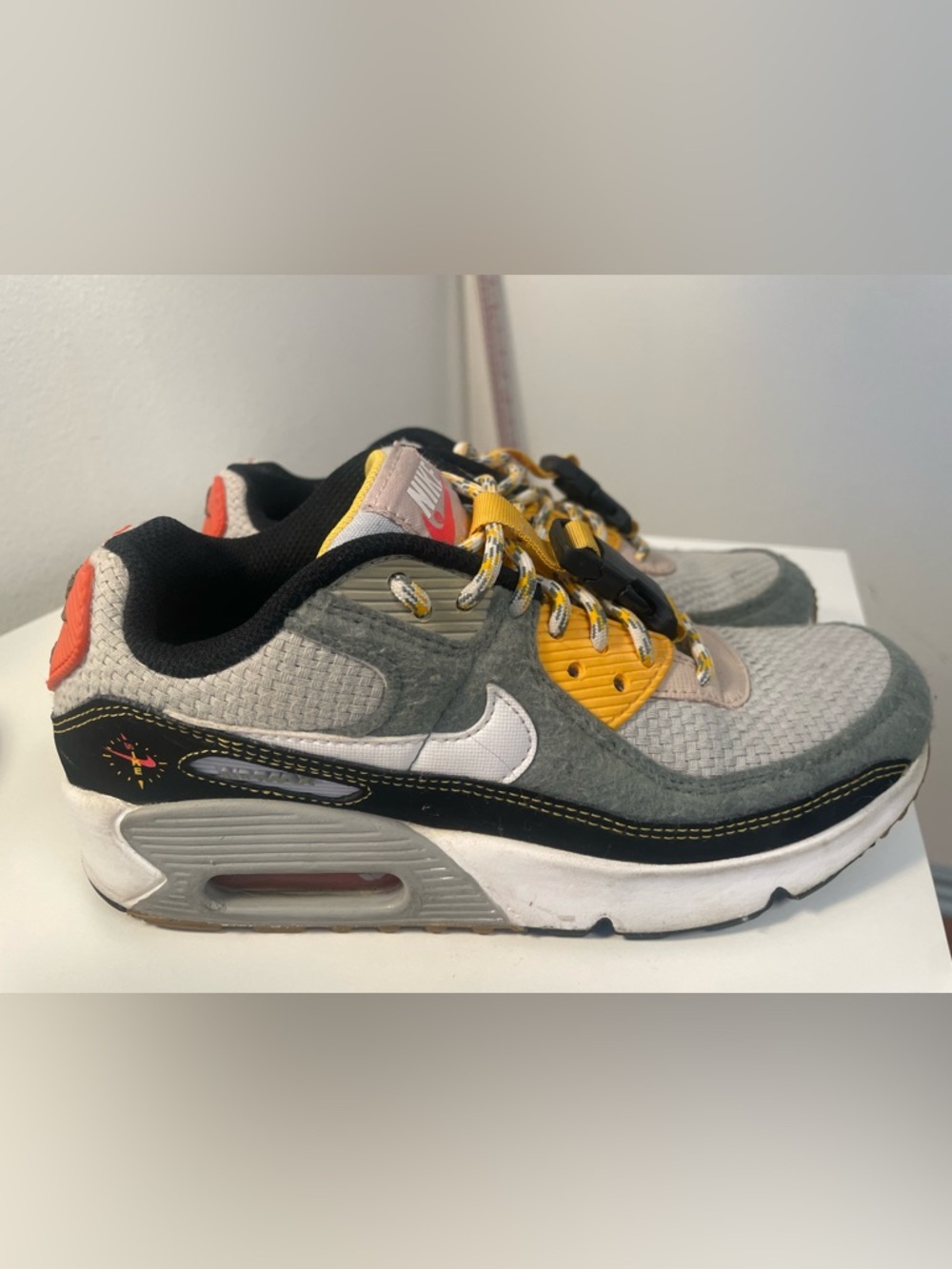 Nike Air Max 90 GS swoosh compass big kids 4.5 y